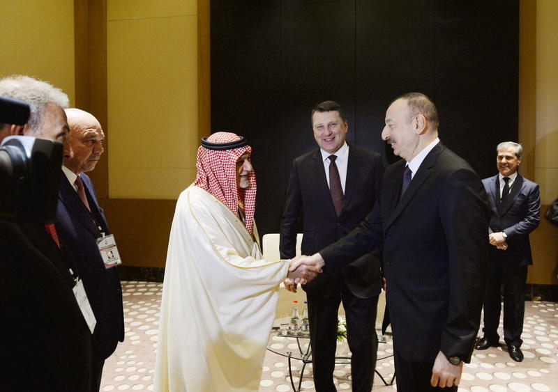 Президент Азербайджана Ильхам Алиев и Первая леди Мехрибан Алиева приняли участие в V Глобальном Бакинском форуме