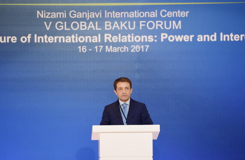 Президент Азербайджана Ильхам Алиев и Первая леди Мехрибан Алиева приняли участие в V Глобальном Бакинском форуме