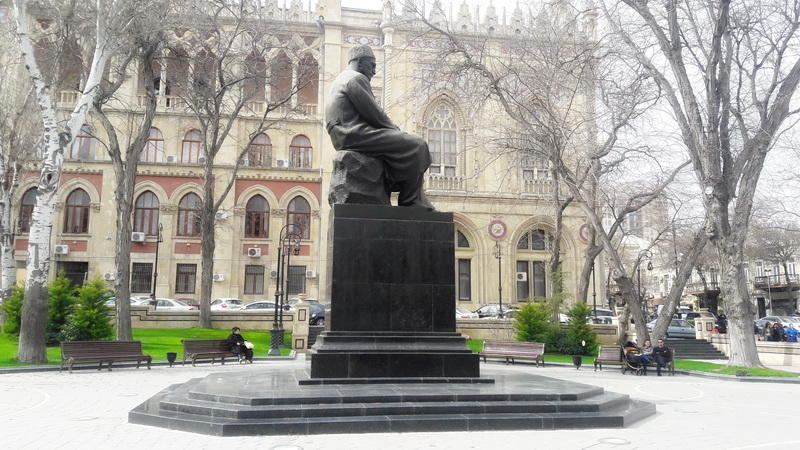 Весенняя прогулка по парку Сабира