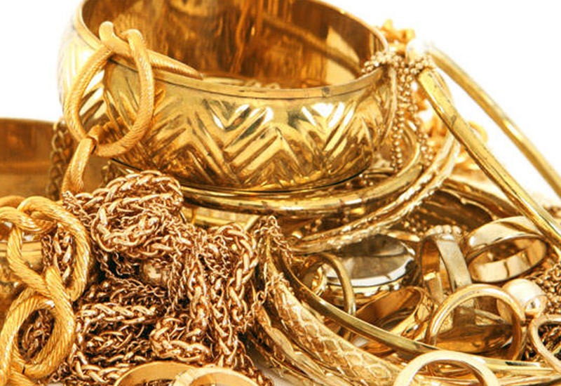 Bakıda 30 min manatlıq qızıl-zinət əşyaları oğurlandı