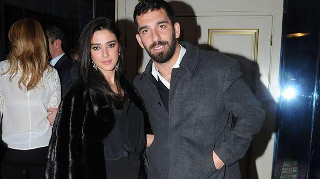 Məşhur futbolçu sevgilisi ilə 6 ay sonra barışdı