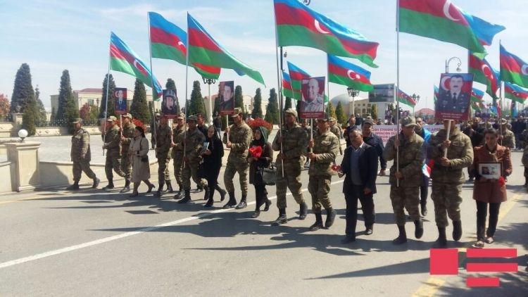В Горадизе состоялось шествие, посвященное годовщине победы в апрельских боях