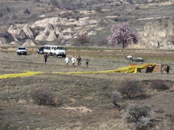 В Турции разбился воздушный шар с туристами, много пострадавших