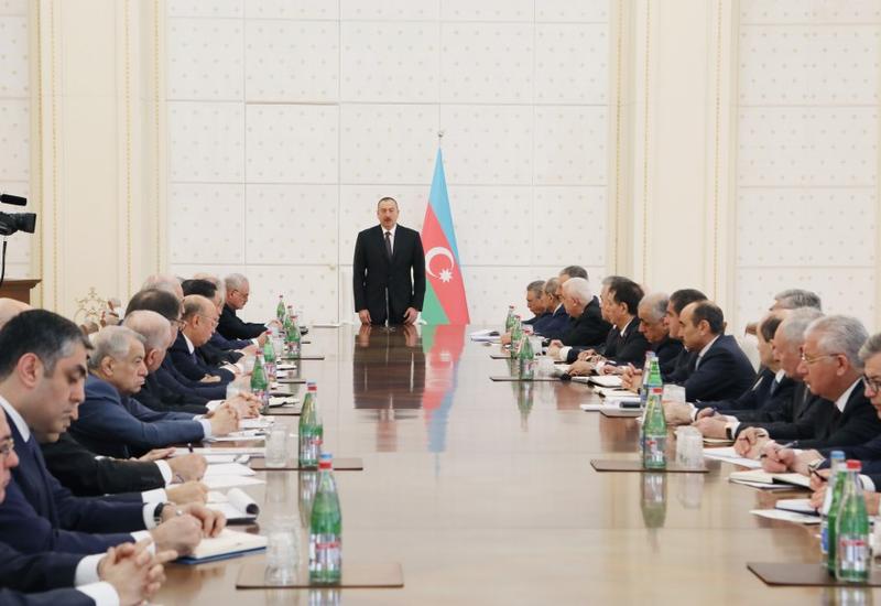 Под председательством Президента Ильхама Алиева состоялось заседание Кабинета министров, посвященное итогам первого квартала года и предстоящим задачам