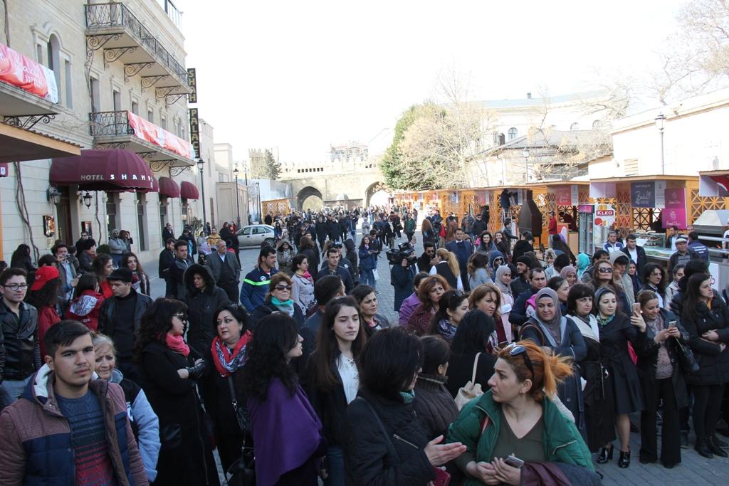Baku Shopping Festival в Ичеришехер