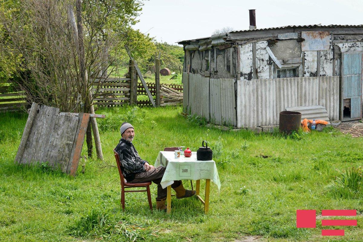 Xəzərda adada tək yaşayan azərbaycanlı Vitali ilə müsahibə