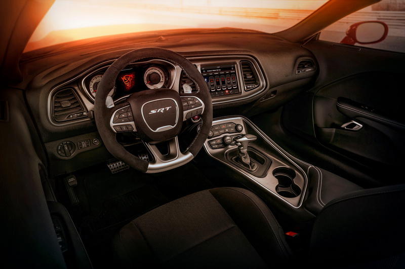 "Демонический" Dodge Challenger стал самым динамичным автомобилем в мире