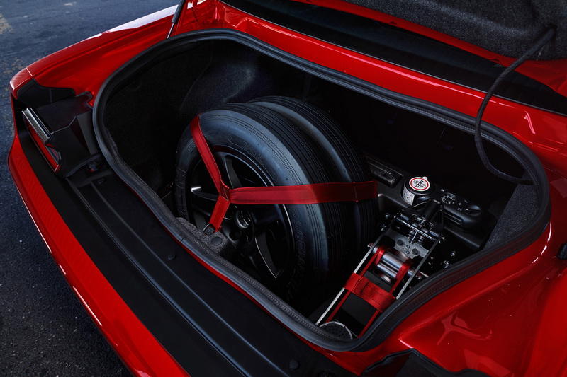"Демонический" Dodge Challenger стал самым динамичным автомобилем в мире