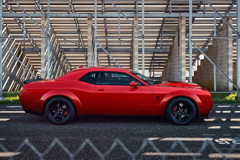 "Демонический" Dodge Challenger стал самым динамичным автомобилем в мире