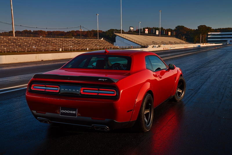 "Демонический" Dodge Challenger стал самым динамичным автомобилем в мире