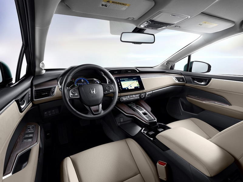 Honda представила гибрид и электромобиль Clarity