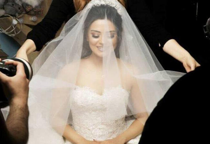 Vüsalə Əlizadə gəlinlik geyindi