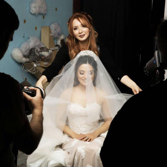 Vüsalə Əlizadə gəlinlik geyindi