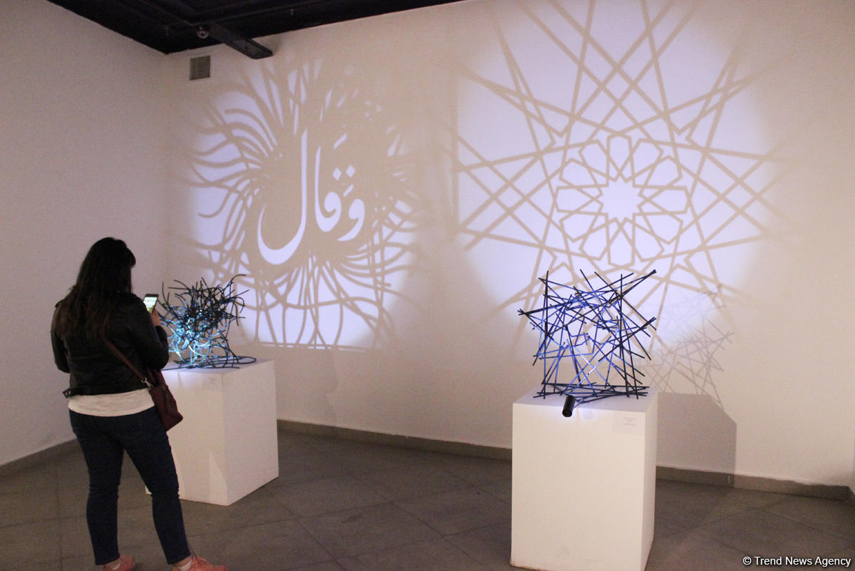 В Yay Gallery открылась выставка "1001 Ночь"