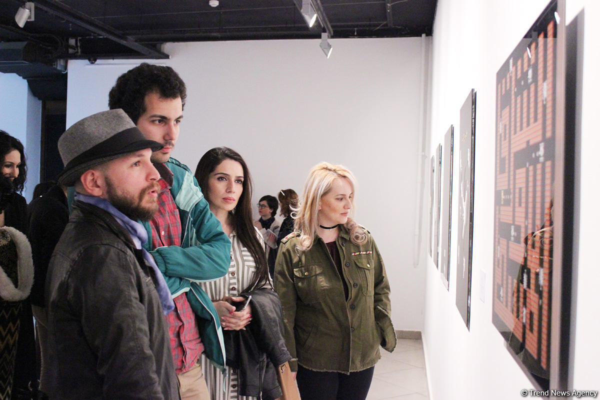 В Yay Gallery открылась выставка "1001 Ночь"