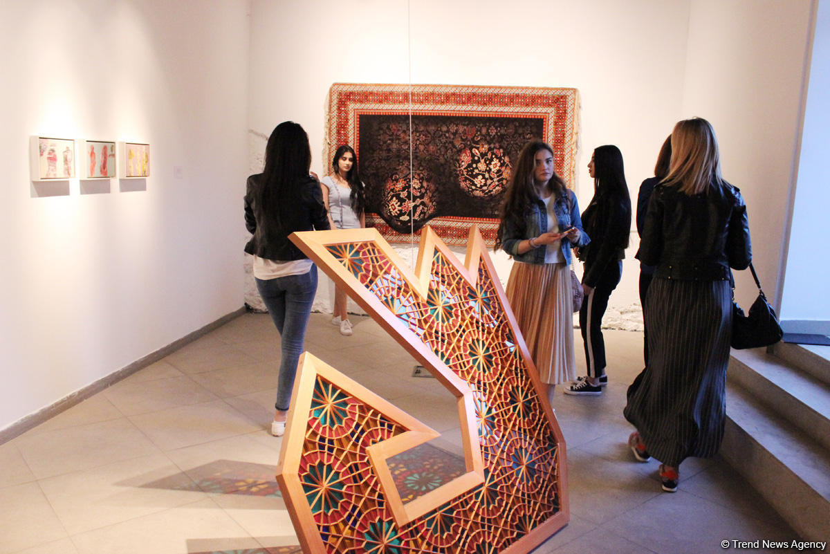 В Yay Gallery открылась выставка "1001 Ночь"