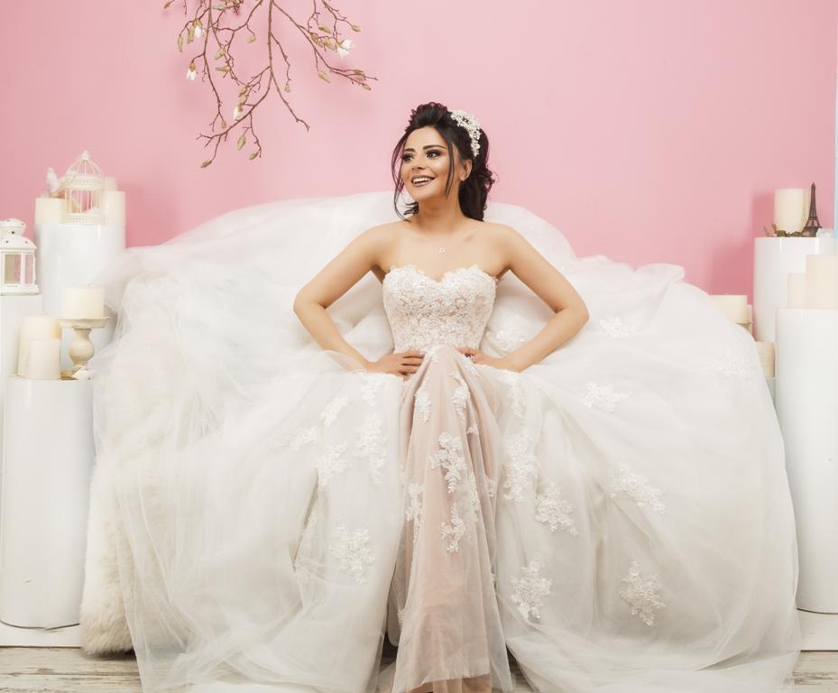 Vüsalə toyundan sonra ilk dəfə gəlinlik geyindi