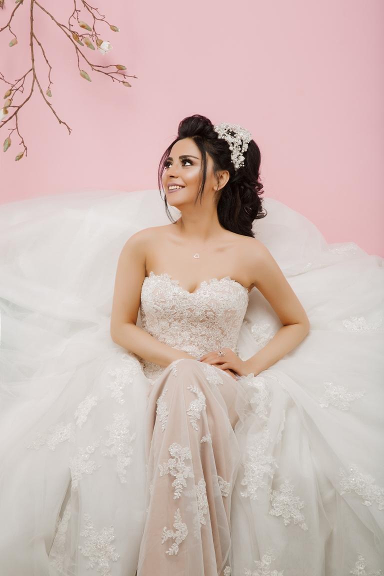 Vüsalə toyundan sonra ilk dəfə gəlinlik geyindi