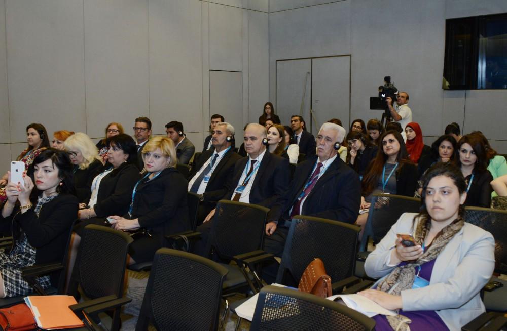 На сессии на тему «Пропаганда инновативных подходов в поощрении межкультурного диалога» состоялись широкие обсуждения