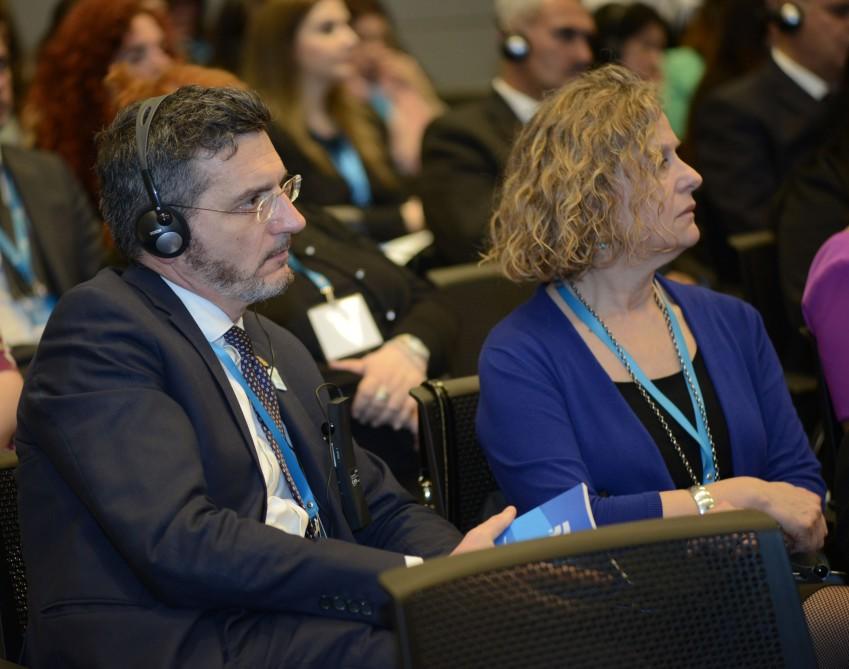 На сессии на тему «Пропаганда инновативных подходов в поощрении межкультурного диалога» состоялись широкие обсуждения