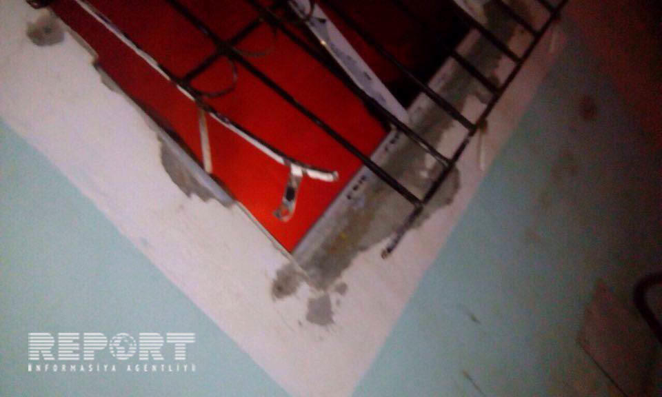 В Хырдалане воры обокрали и подожгли дом