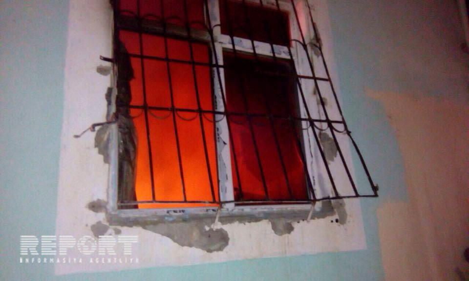 В Хырдалане воры обокрали и подожгли дом