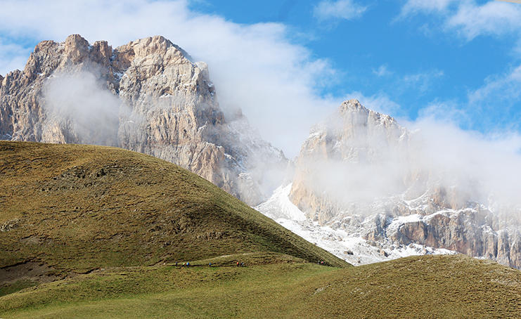 Сотрудники СГБ совершили восхождение на пик "Гейдар зирвеси"