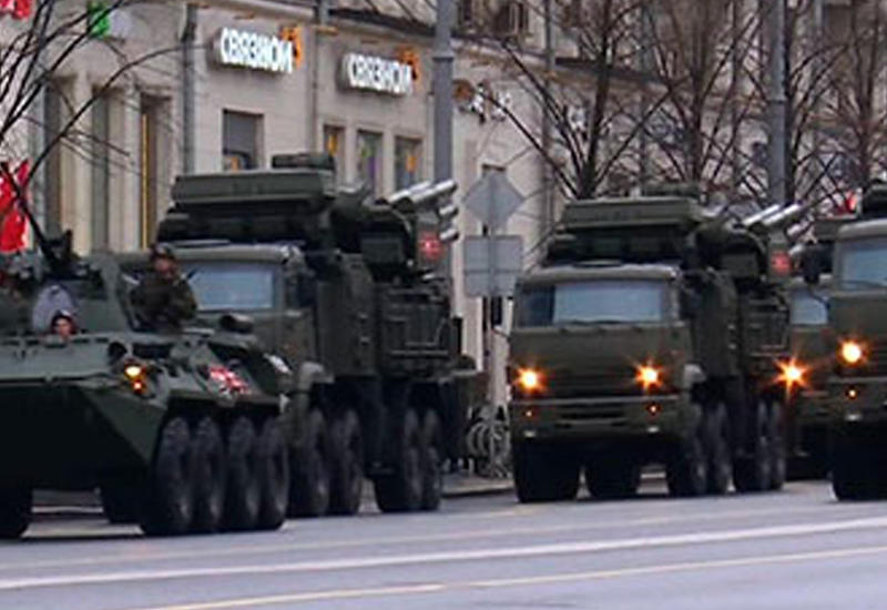 Боевая техника встала в центре Москвы перед Парадом