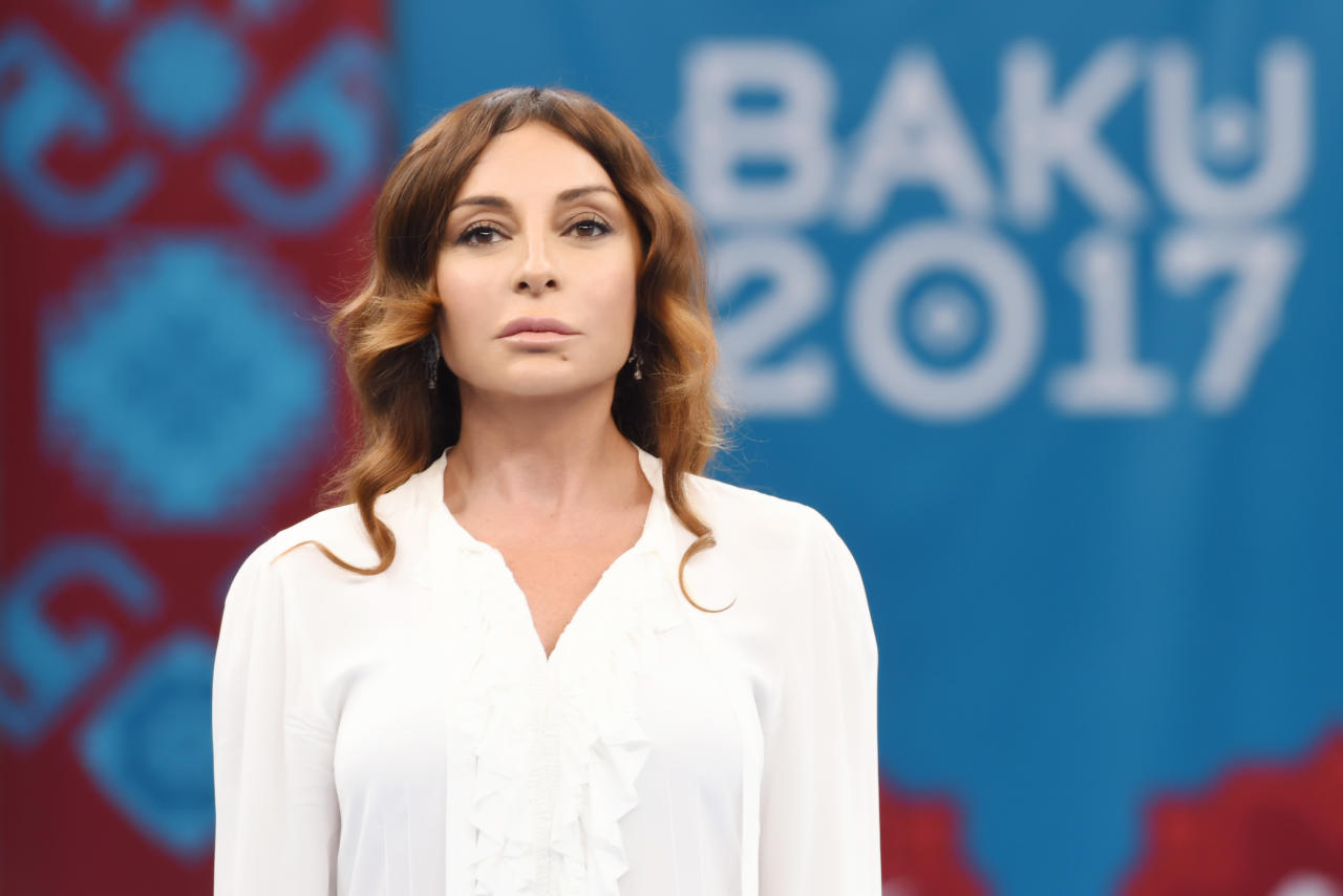 Первый вице-президент Мехрибан Алиева наградила победителей соревнований по борьбе в рамках Исламиады