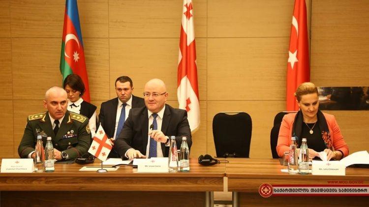 Закир Гасанов на переговорах в Батуми