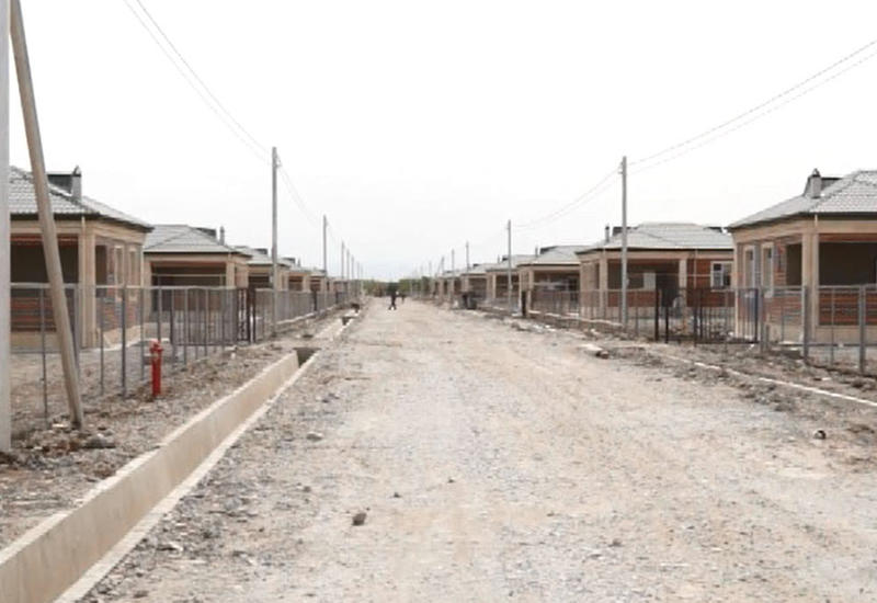 В Джоджуг Мерджанлы построили дома, мечеть и школу