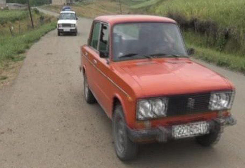 На одной из дорог в Азербайджане автомобили едут сами по себе