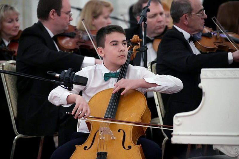 9-летний азербайджанский музыкант выступил в Кремле