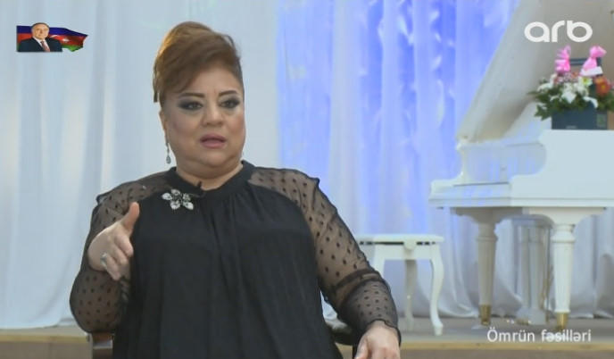"Ərim indi də geyimimə nəzarət edir"