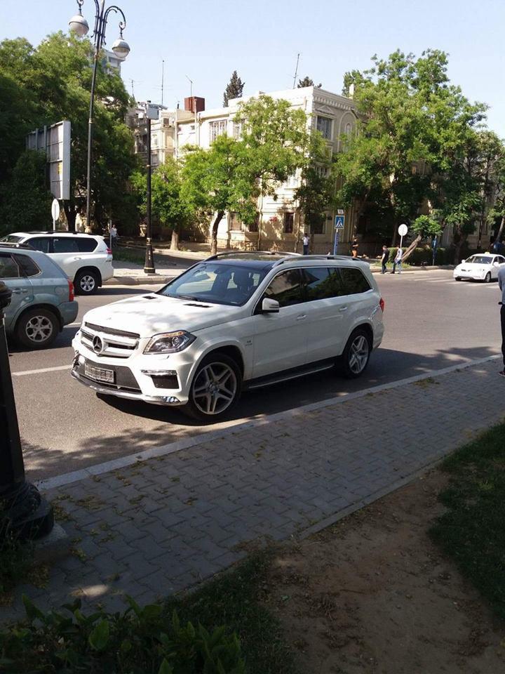 Bakıda qadın sürücü ağır qəza törətdi
