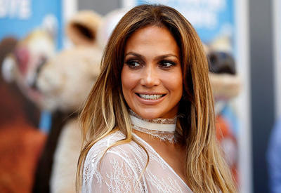 47-летняя Джей Ло напугала поклонников видеоселфи без макияжа <span class="color_red">- ВИДЕО</span>