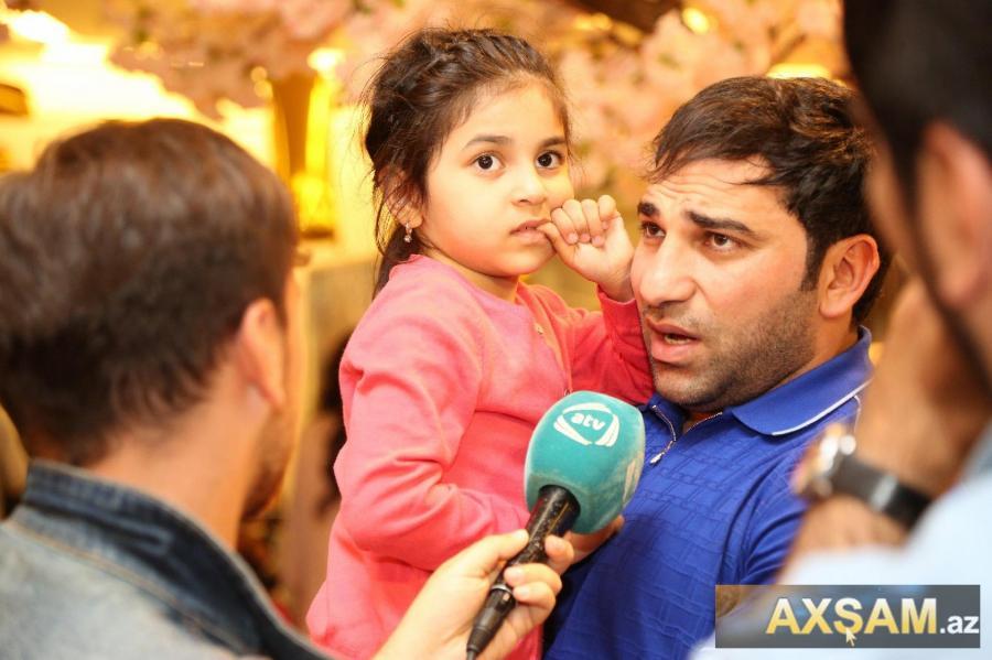 Qızı Gülay haqda: "Oxumağını bəyənmirəm"