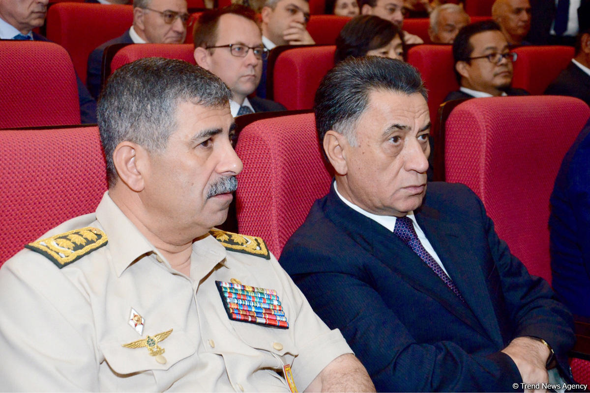 Министр энергетики Азербайджана Натиг Алиев похоронен в Аллее почетного захоронения