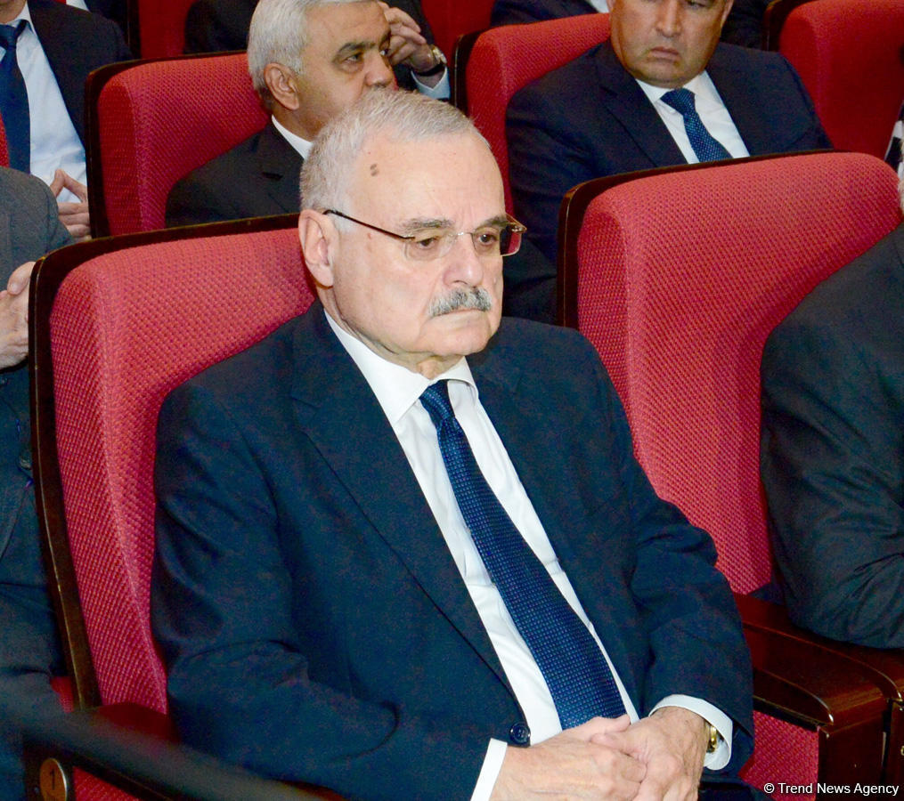 Министр энергетики Азербайджана Натиг Алиев похоронен в Аллее почетного захоронения