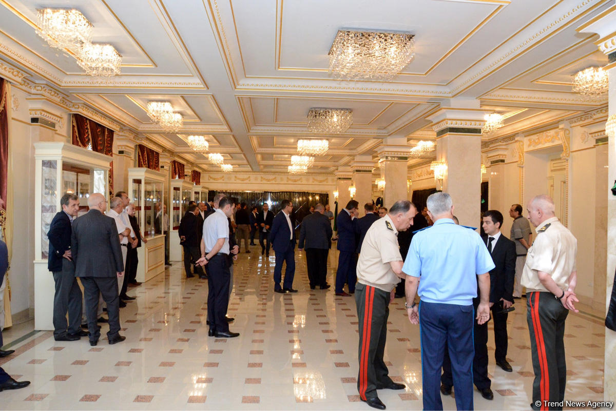 Министр энергетики Азербайджана Натиг Алиев похоронен в Аллее почетного захоронения