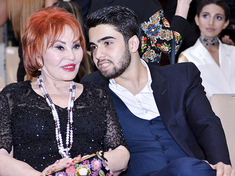 72 yaşlı Xalq artisti qala gecədə nəvəsi ilə