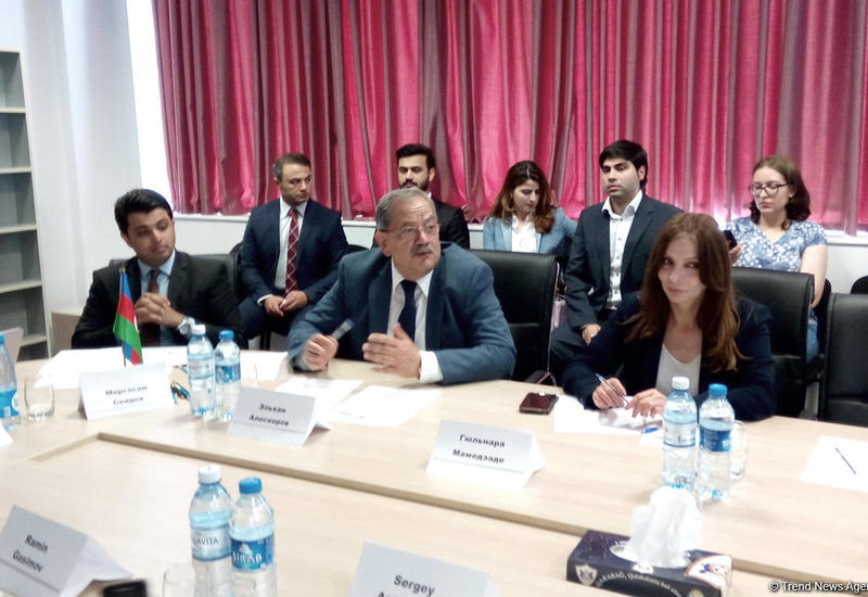 Bakıda ekspertlər Rusiya-Azərbaycan münasibətlərini müzakirə edirlər