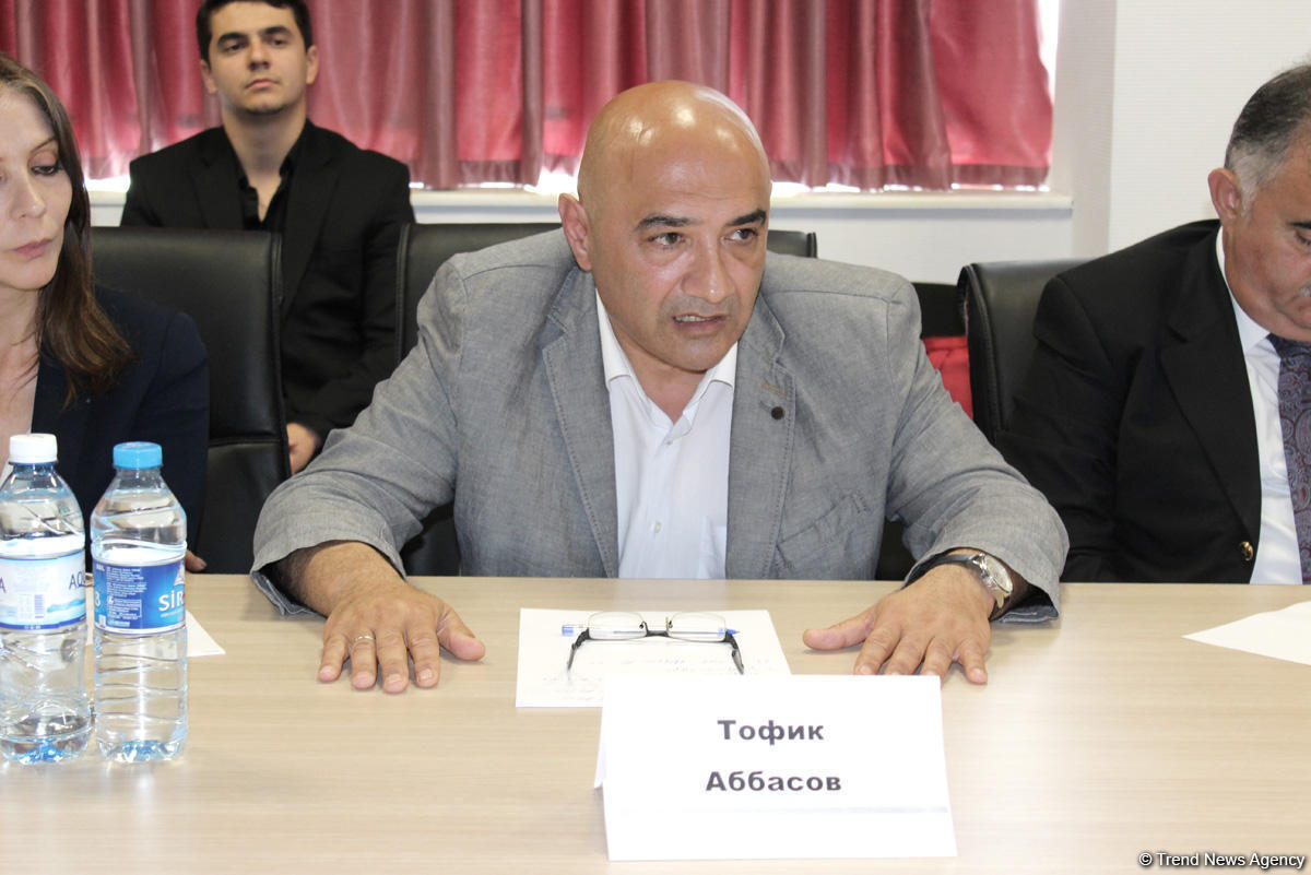 Bakıda ekspertlər Rusiya-Azərbaycan münasibətlərini müzakirə edirlər