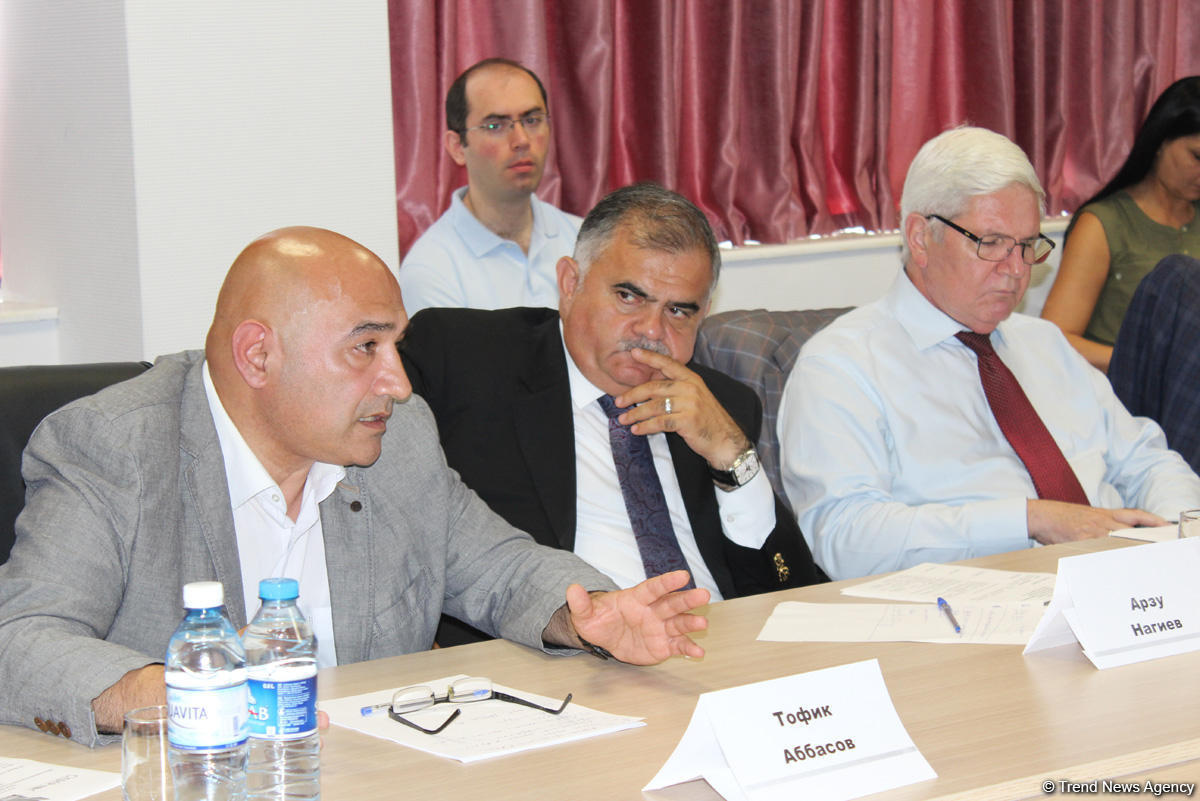 Bakıda ekspertlər Rusiya-Azərbaycan münasibətlərini müzakirə edirlər
