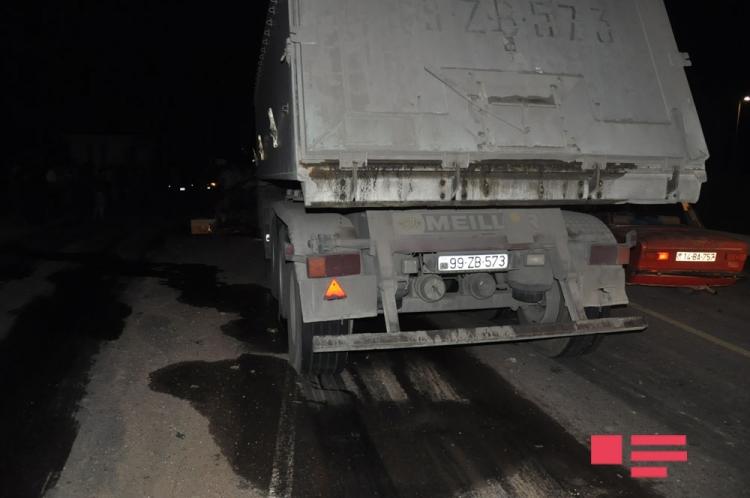 В жутком ДТП в Сабирабаде погибли отец и сын