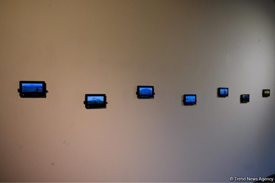 В Yay Gallery открылась выставка "Между морем и горами"