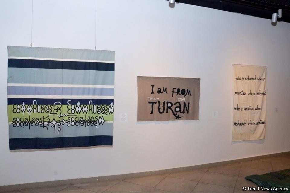 В Yay Gallery открылась выставка "Между морем и горами"