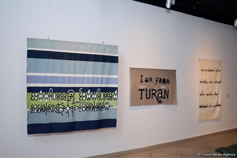 В Yay Gallery открылась выставка "Между морем и горами"