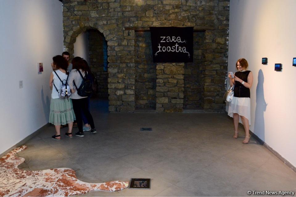 В Yay Gallery открылась выставка "Между морем и горами"