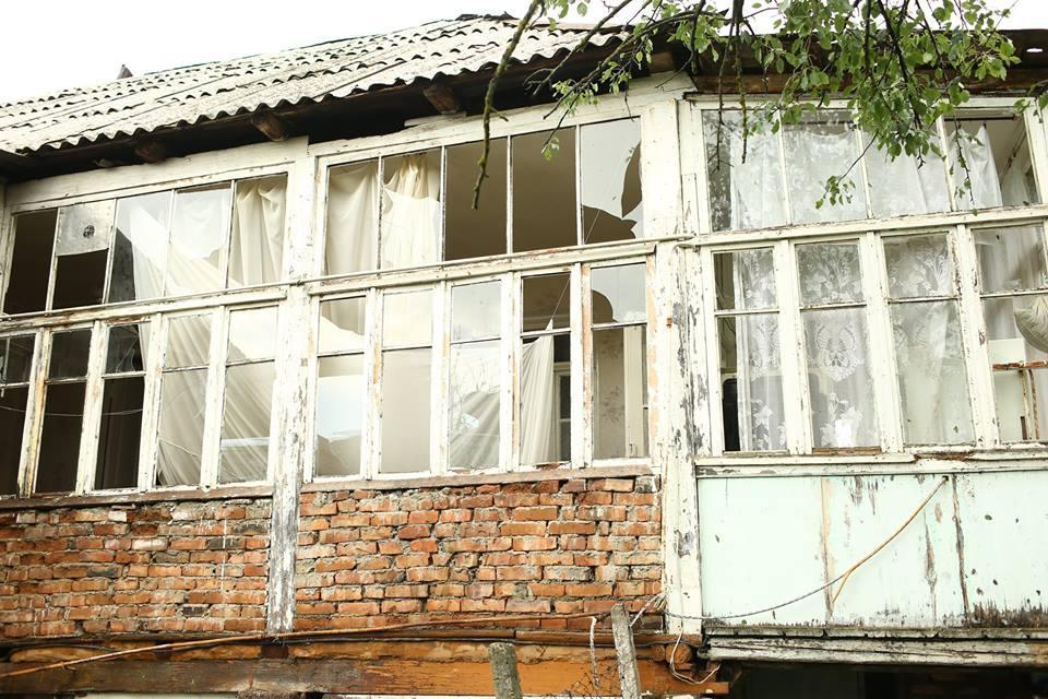 Выпавший в Гяндже град нанес серьезный ущерб почти 130 домам